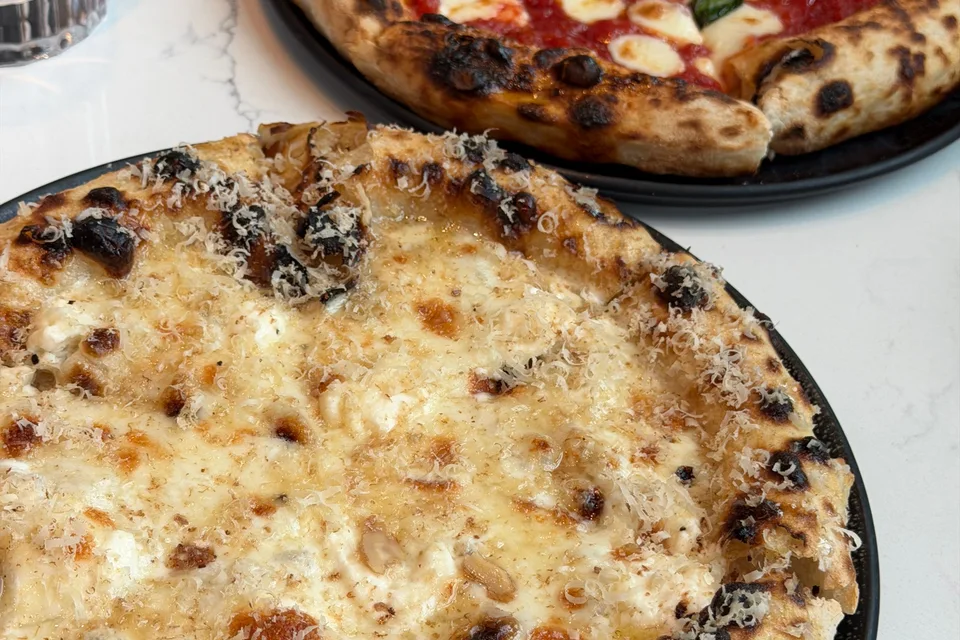 BookNoFees: Ukázková fotografie: Pizza