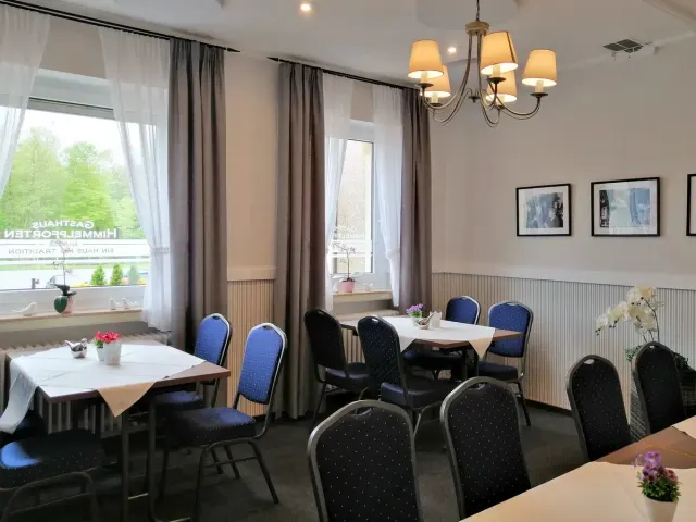 BookNoFees: Restaurace – Gasthaus Himmelpforten – Ense – Hostinec Himmelpforten, foto 2