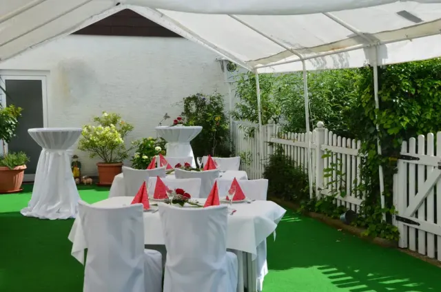 BookNoFees: Restaurace – Gasthaus Himmelpforten – Ense – Hostinec Himmelpforten, foto 3