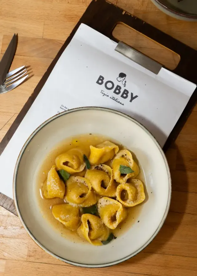 BookNoFees: Restaurace – Bobby – Paris – Maličký, foto 3