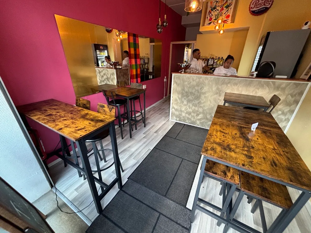 BookNoFees: Restaurace – Las cazuelas sabor a Mexico – Oslo – Hrnce s příchutí Mexika, foto 1
