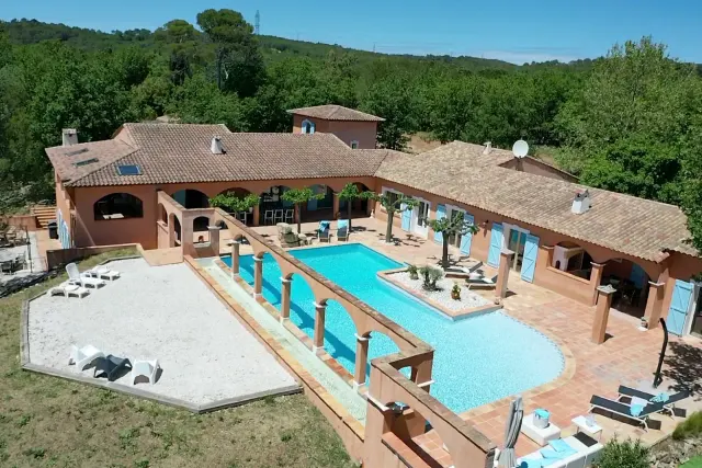 BookNoFees: Les Palmiers – pro 6 osob, s bazénem a klimatizací – TRANS-EN-PROVENCE