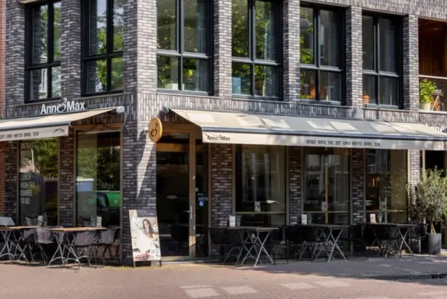 BookNoFees: Kavárna – Anne&Max – Amsterdam – Anne a Max, foto 2
