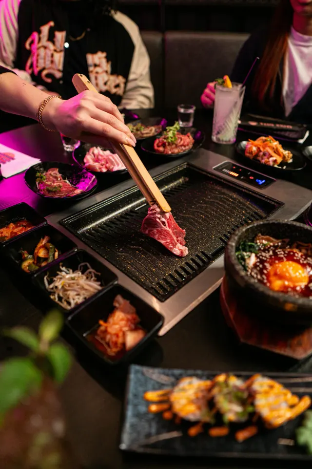 BookNoFees: Restaurace – Seoul Sista – Amsterdam – Soul Poslední, foto 2