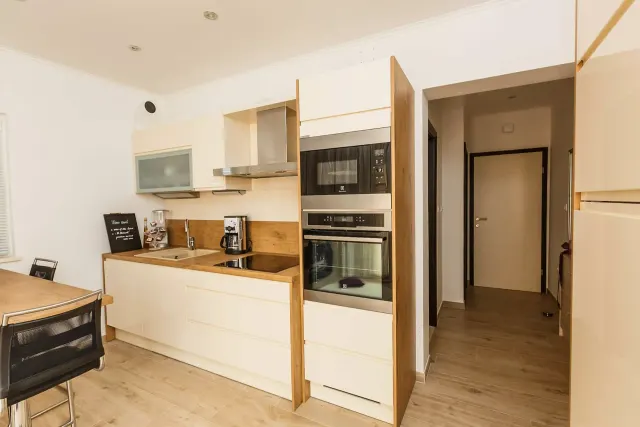 BookNoFees: Apartmán Miran s balkonem a výhledem na moře – Okrug Gornji