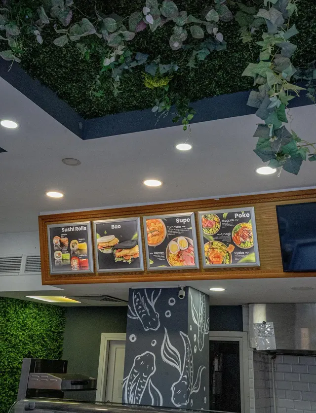 BookNoFees: Restaurace – Sumeshi – Bucharest – Promiňte, foto 2