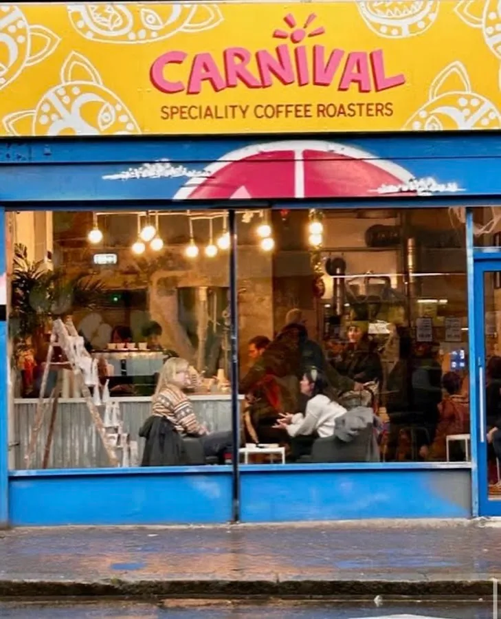 BookNoFees: Kavárna – Carnival Coffee Roasters – London – Carnival Coffee Roasters, foto 1