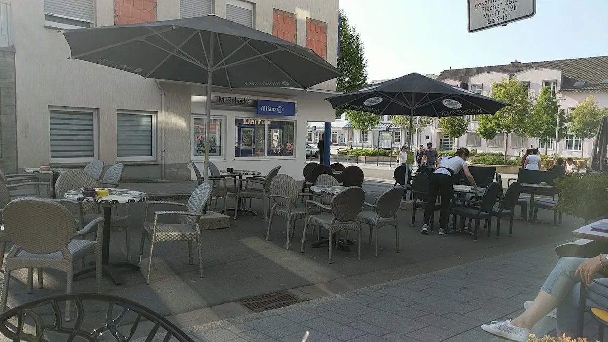 BookNoFees: Restaurace – Eiscafé Cortina – Warstein-Belecke – Zmrzlinárna Cortina, foto 1