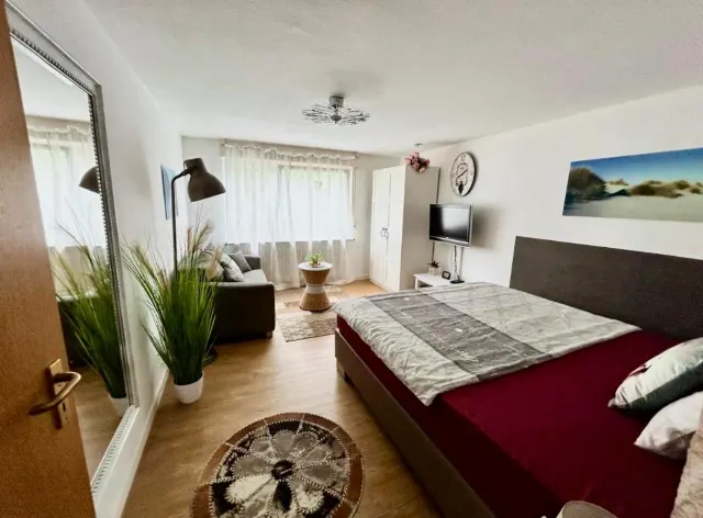 BookNoFees: Klidný apartmán s vlastním vchodem a výhledem do zahrady – Karlsruhe