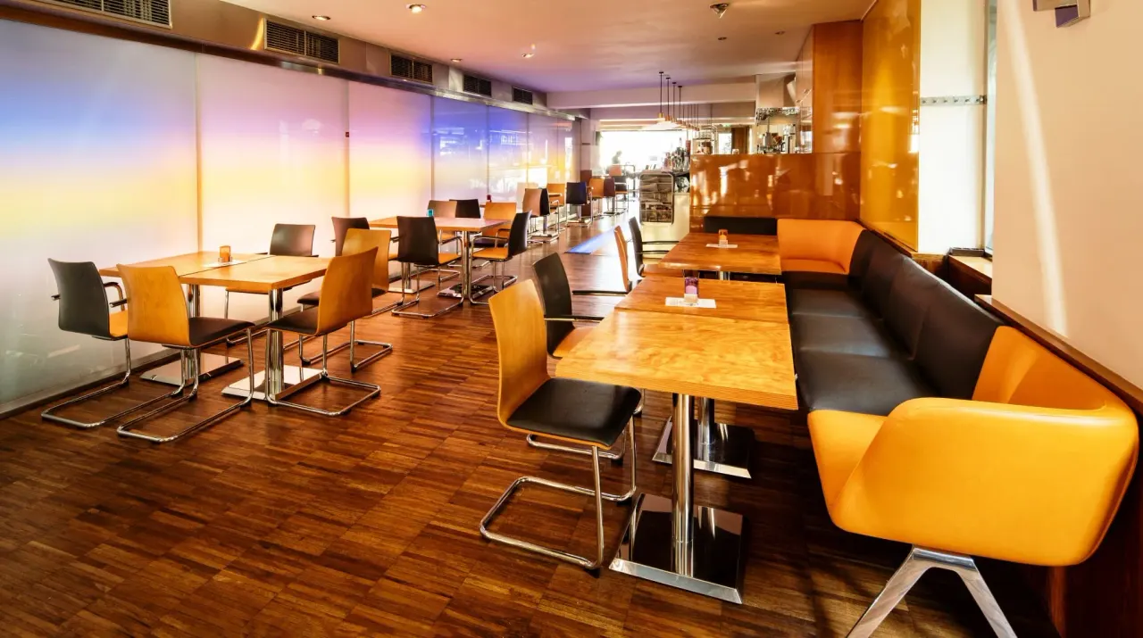 BookNoFees: Restaurace – Cuadro – Vienna – Tabulka, foto 1