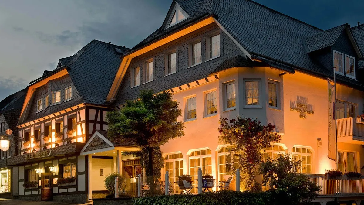 BookNoFees: Restaurace – Sauerländer Hof – Hallenberg – Sauerländer Hof, foto 1