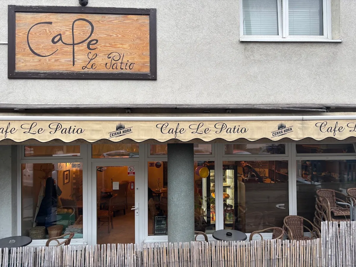 BookNoFees: Kavárna – Le Patio – Bratislava – Le Patio, foto 1