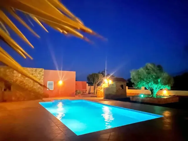 BookNoFees: Finca El Lomo – váš útulný domov s vlastním bazénem, Triquivijate – Triquivijate
