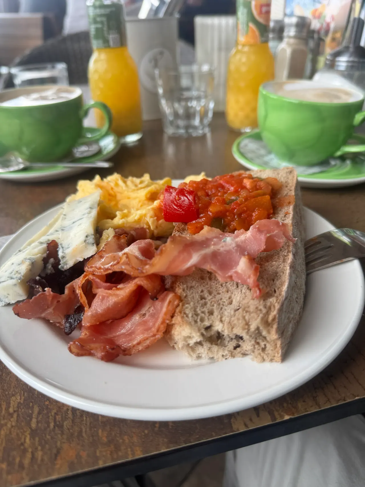BookNoFees: Restaurace – R-Café Möhnesee – Möhnesee-Delecke, foto 1