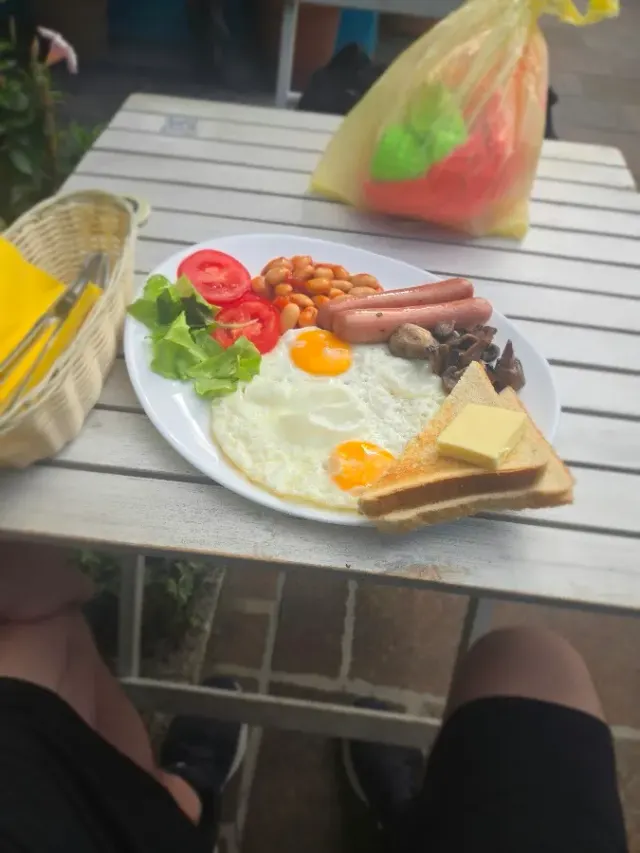 BookNoFees: Kavárna – Cafe Capri – Ljubljana – Cafe Capri, foto 2