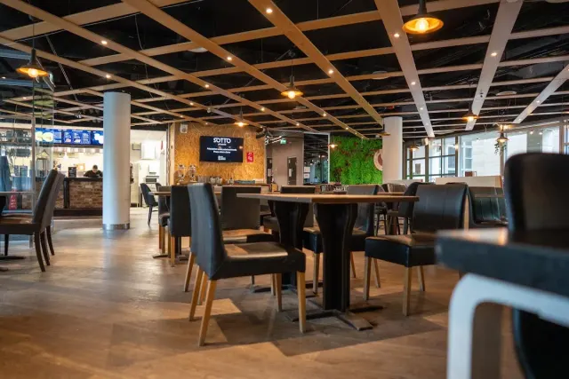 BookNoFees: Restaurace – Sotto Pizzeria Käpylä – Helsinki – Pod pizzerií Käpylä, foto 3