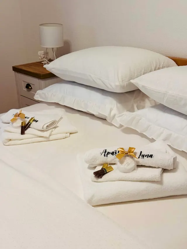 BookNoFees: Nově zrekonstruovaný apartmán s balkonem a parkovacím místem – Livno