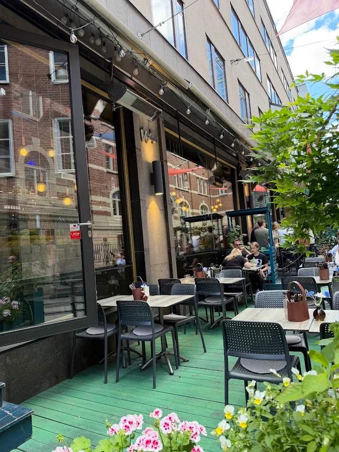 BookNoFees: Restaurace – Waipo – Stockholm – Manželka, foto 1