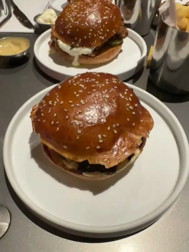 BookNoFees: Restaurace – Burger & Beyond – London – Burger a ještě něco navíc, foto 3