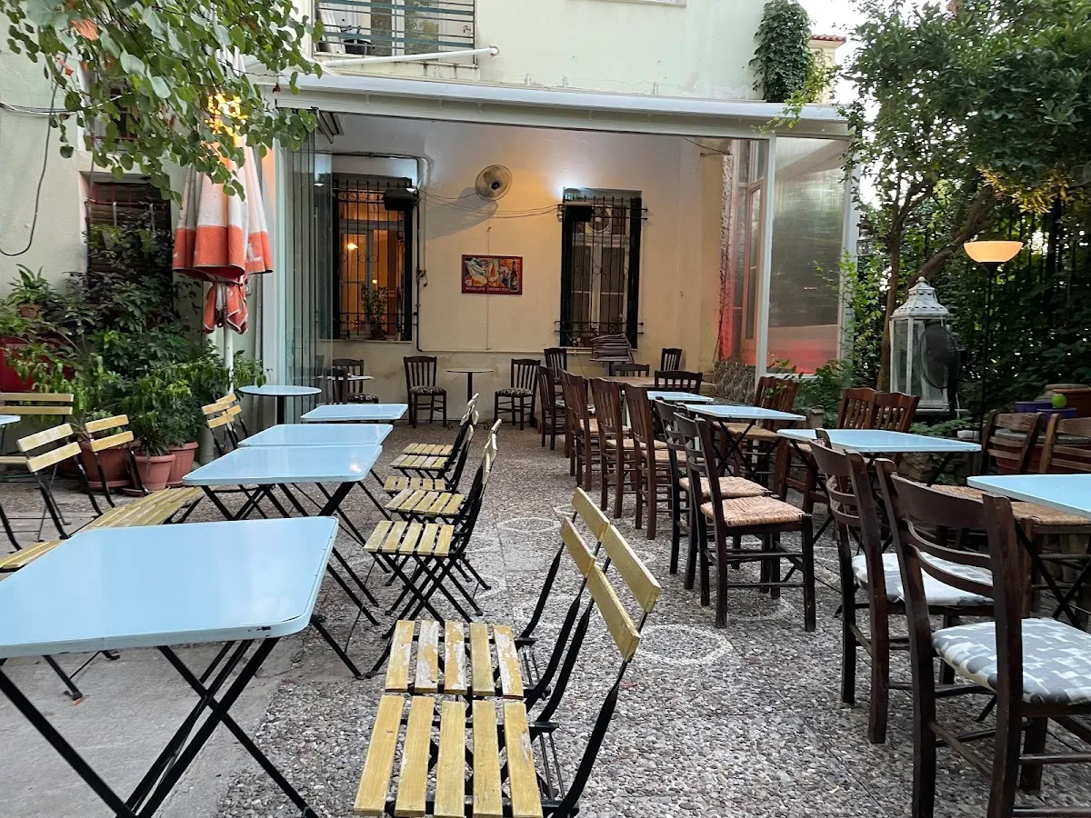 BookNoFees: Restaurace – BeeRaki – Athens – Stojan na pivo, foto 1