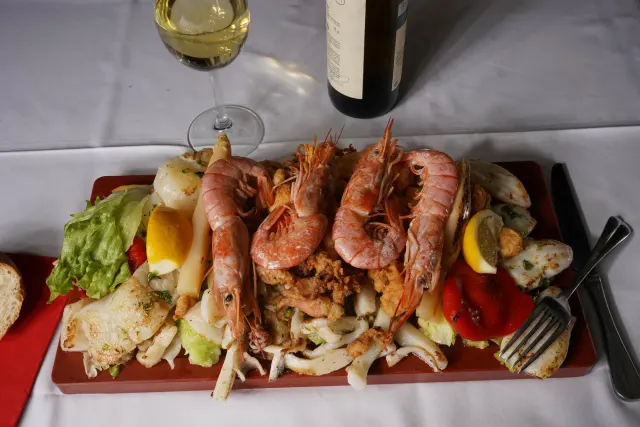 BookNoFees: Restaurace – El Lacón – Madrid – Lacón, foto 3