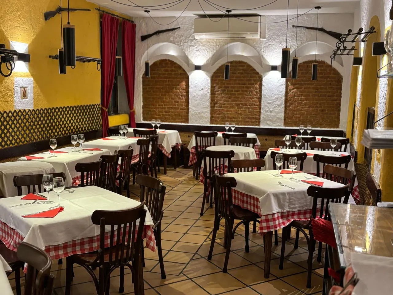 BookNoFees: Restaurace – El Lacón – Madrid – Lacón, foto 1