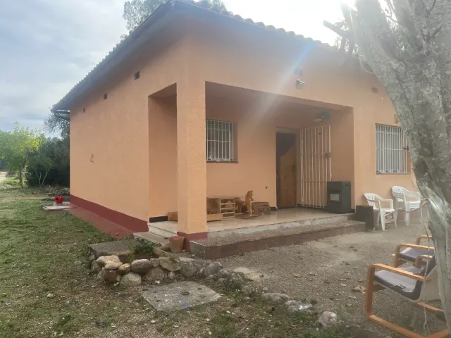 BookNoFees: Klidný penzion se zahradou a krbem – Horta De Sant Joan