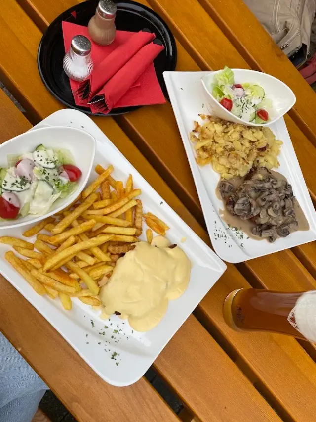 BookNoFees: Restaurace – Café zur Burg – Altena – Kavárna „Zur Burg“, foto 3