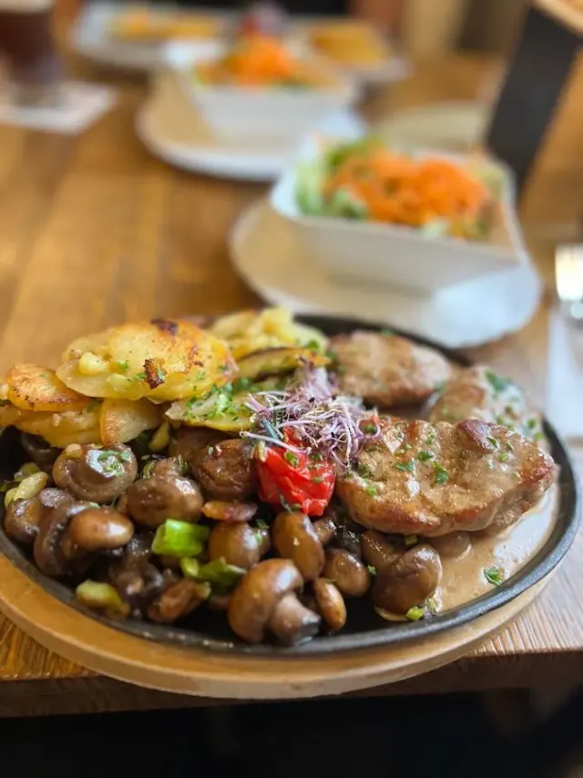 BookNoFees: Restaurace – Alter Kornspeicher – Erwitte – Stará sýpka, foto 2