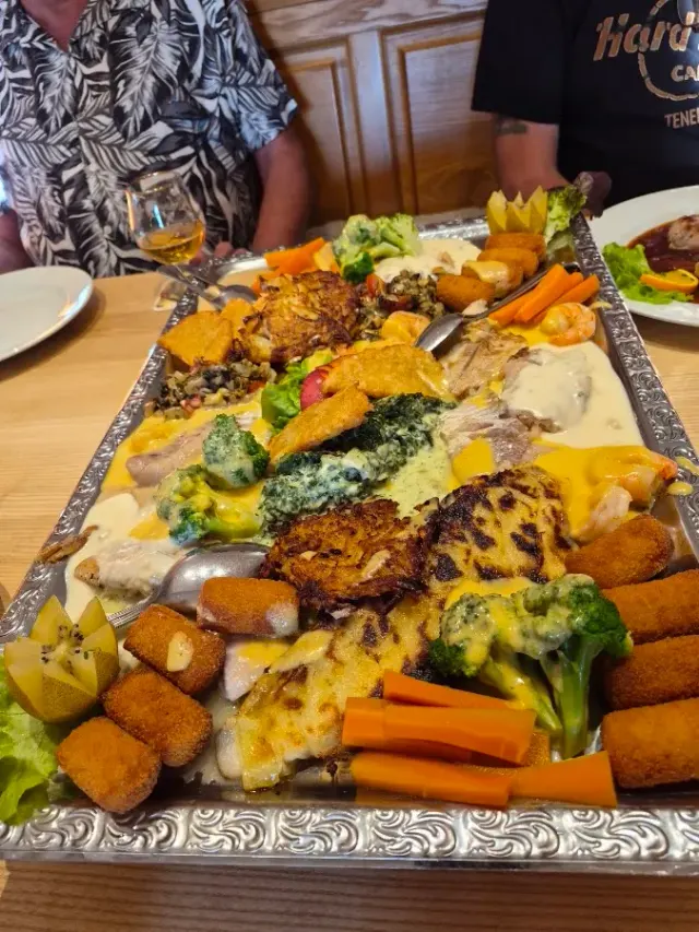 BookNoFees: Restaurace – Gasthof Kaiser – Kirchhundem – Hostinec Kaiser, foto 2