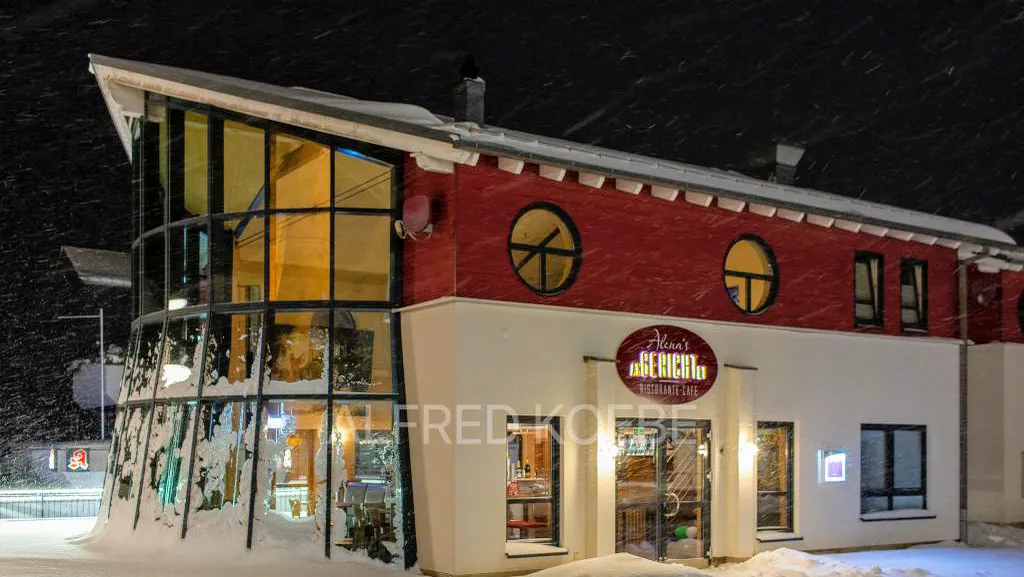 BookNoFees: Restaurace – Café Bistro Angerichtet – Medebach – Café Bistro – Servírované pokrmy, foto 1