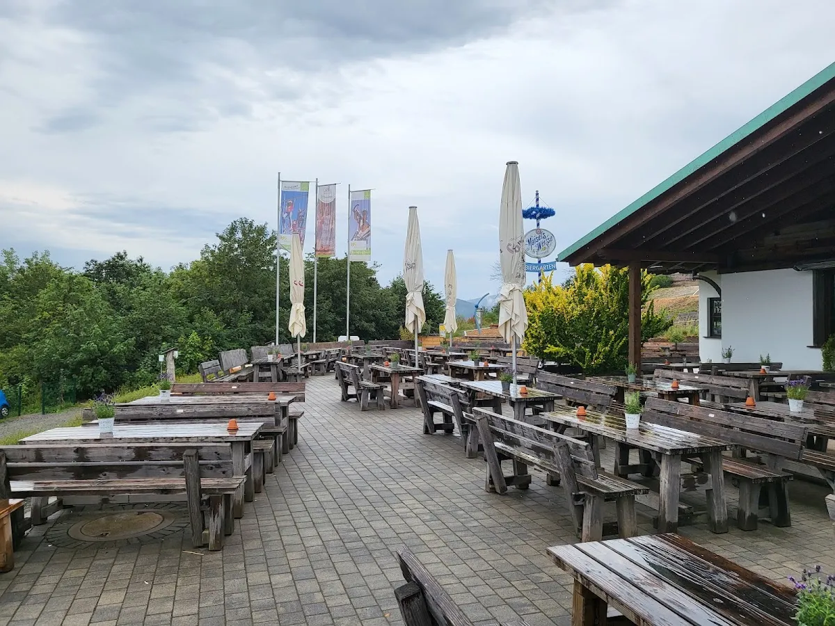 BookNoFees: Restaurace – Der Hasenstall – Die Hütte am Bromberg – Medebach – Králíčí klec – Chata na Brombergu, foto 1