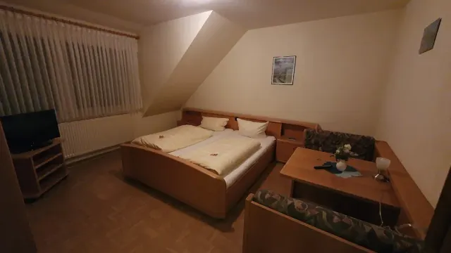 BookNoFees: Restaurace – Gasthof Zum Österntor – Medebach – Hostinec Zum Österntor, foto 2