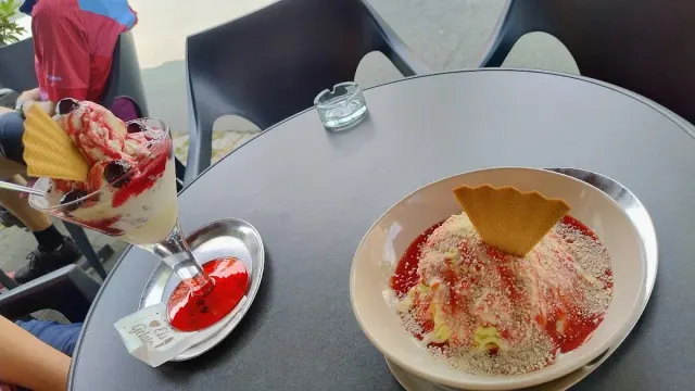 BookNoFees: Restaurace – Eiscafé Campino – Schmallenberg – Zmrzlinárna Campino, foto 2
