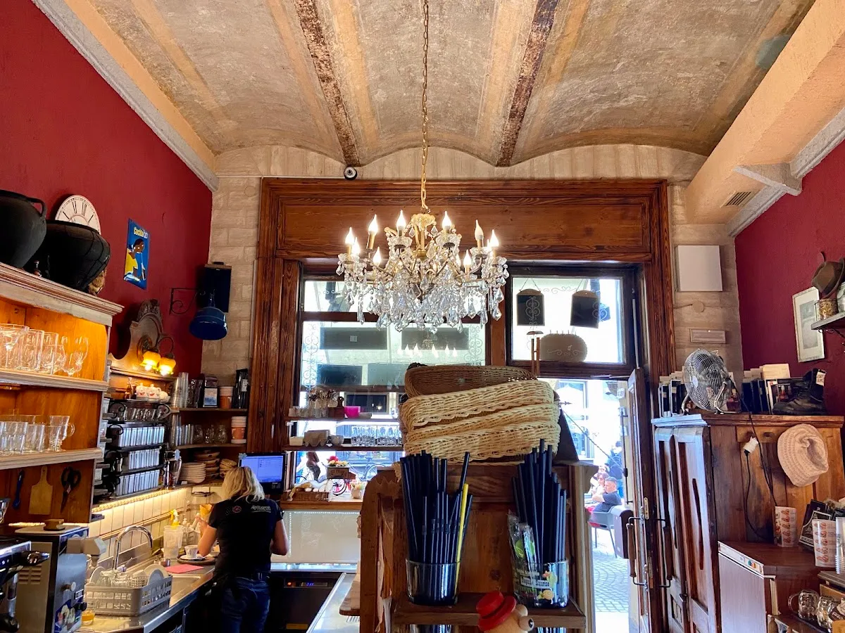 BookNoFees: Restaurace – Druga Violina – Ljubljana – Druhá housle, foto 1