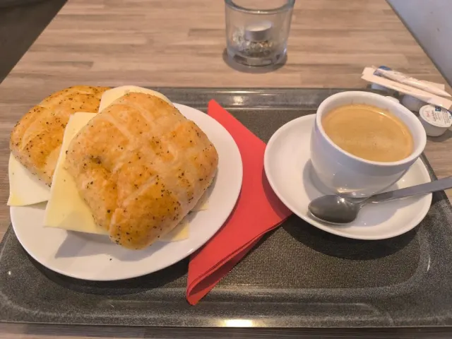 BookNoFees: Pekárna – Bäckerei und Café Schulte – Warstein – Pekárna a kavárna Schulte, foto 2