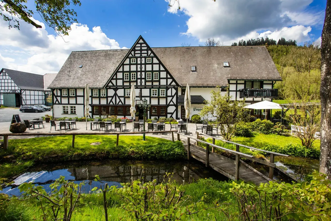 BookNoFees: Restaurace – Forellenhof Poggel – Eslohe – Poggelův pstruhový statek, foto 1