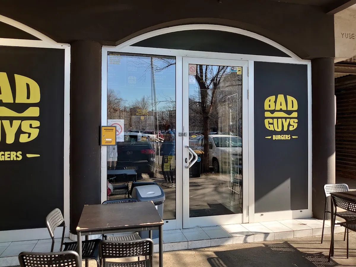 BookNoFees: Občerstvení – Bad Guys – Belgrade – Zloduchové, foto 1