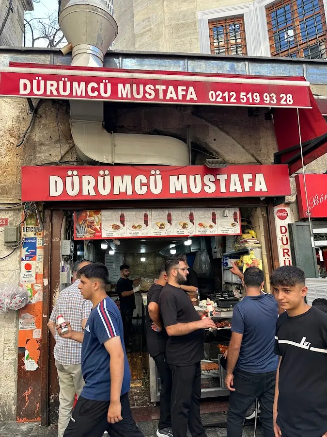 BookNoFees: Kavárna – Dürümcü Mustafa – Istanbul – Mustafa, prodejce dürümů, foto 1
