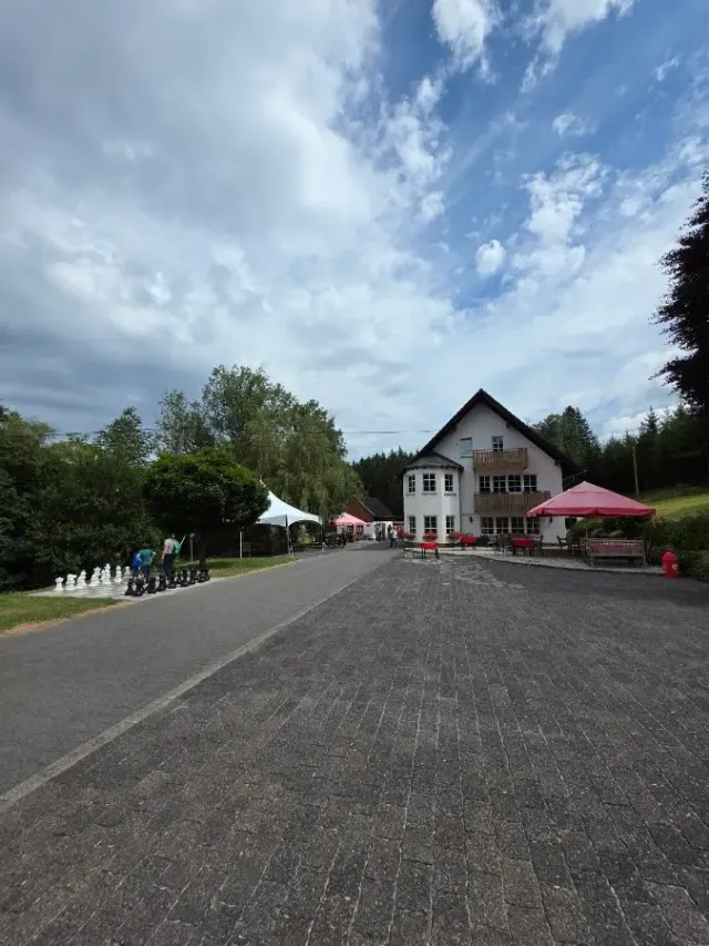 BookNoFees: Restaurace – Landgasthof | Café Gut Ahe – Kirchhundem – Venkovský hostinec | Kavárna Gut Ahe, foto 2