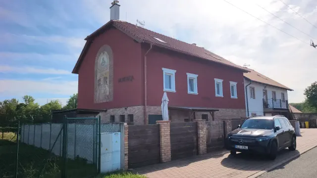 BookNoFees: ubytování, Jevišovka – Apartmán s terasou