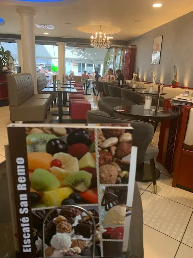 BookNoFees: Zmrzlina – Eiscafé Dolomiti – Menden – Eiscafé Dolomiti, foto 3