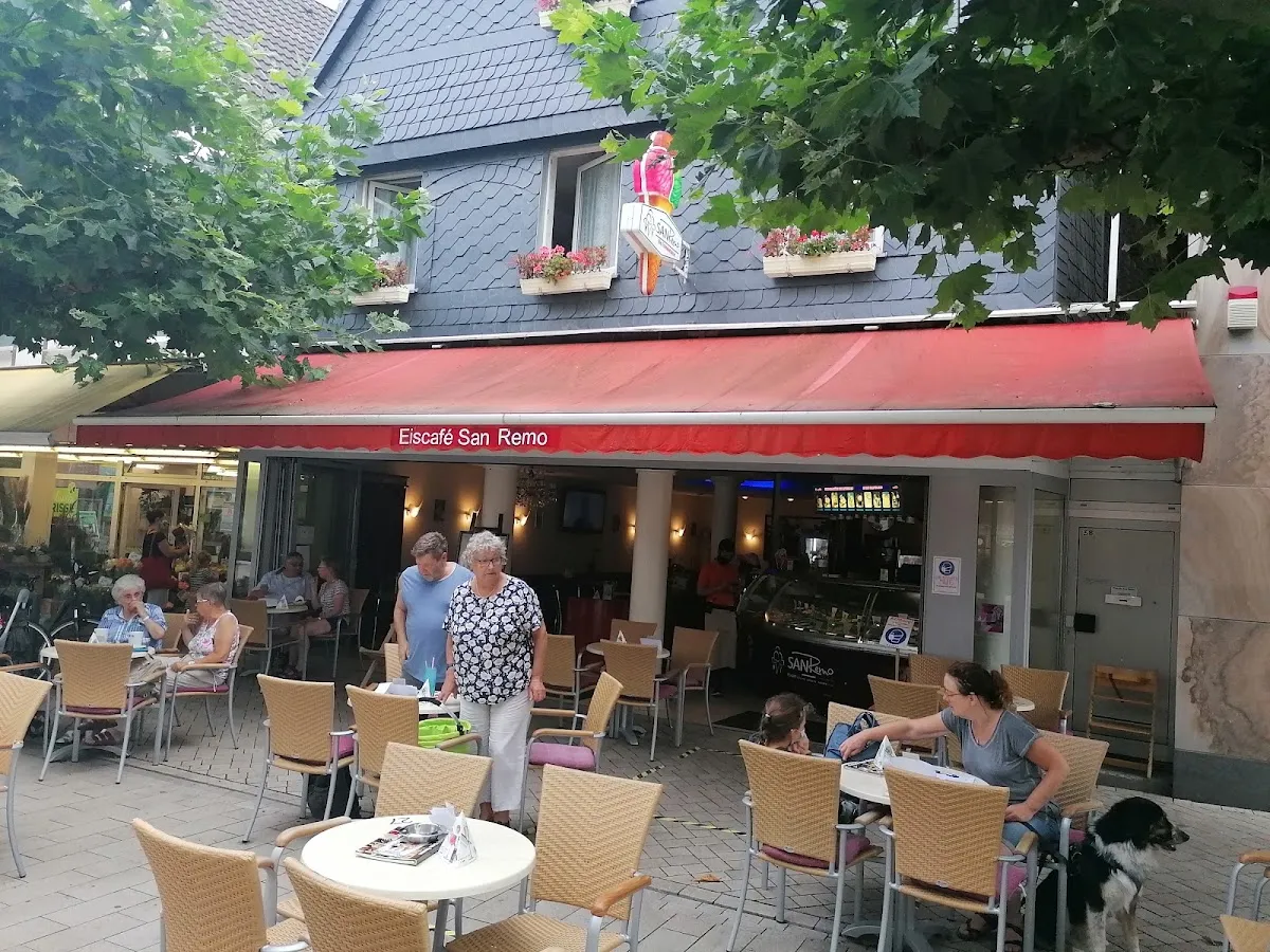 BookNoFees: Zmrzlina – Eiscafé Dolomiti – Menden – Eiscafé Dolomiti, foto 1