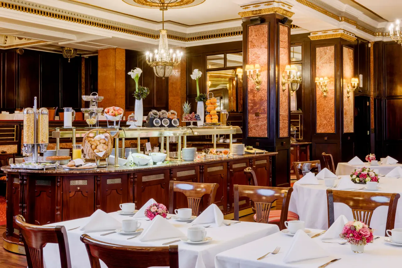 BookNoFees: Restaurace – Café Astoria – Budapest – Kavárna Astoria, foto 1