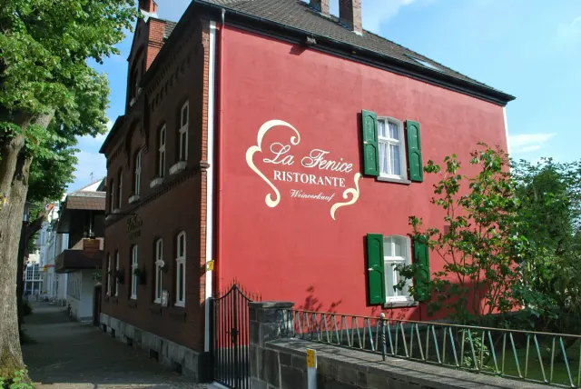 BookNoFees: Restaurace – Ristorante La Fenice – Arnsberg-Neheim – Restaurace La Fenice, foto 2