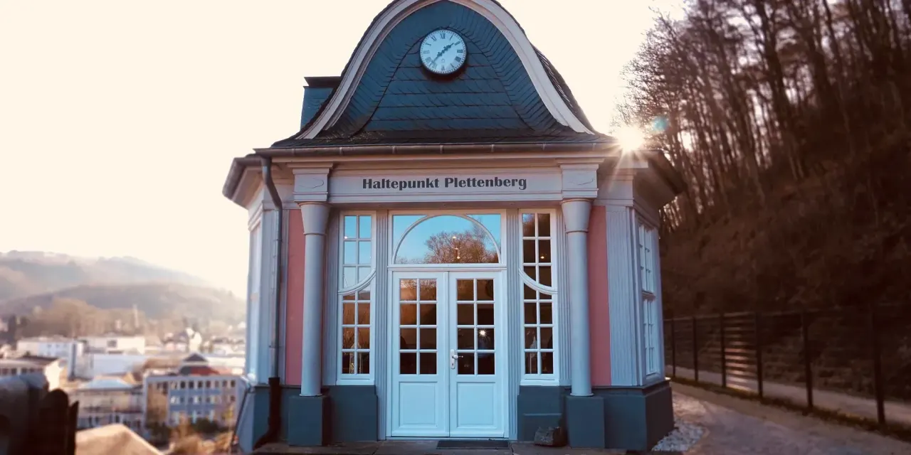 BookNoFees: Kavárna – Café Haltepunkt – Plettenberg – Kavárna Haltepunkt, foto 1