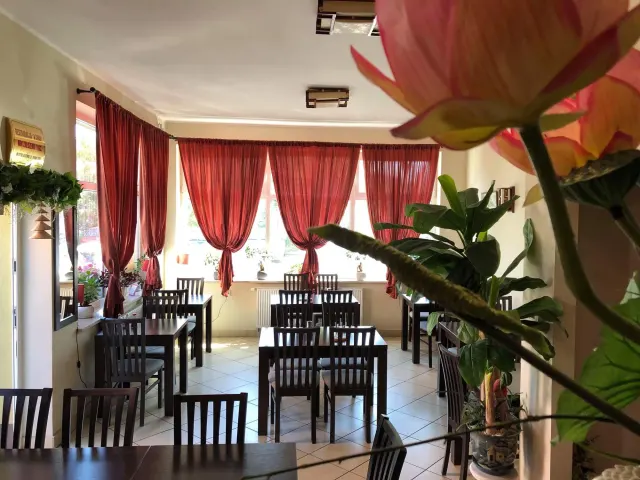 BookNoFees: Restaurace – A Chau – Warsaw – A zavřít, foto 2