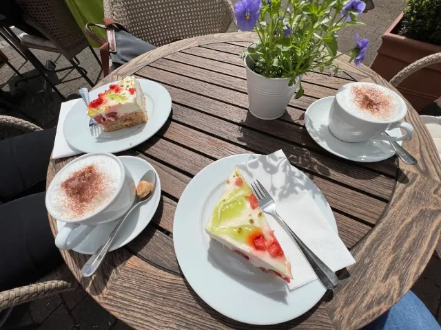 BookNoFees: Restaurace – Café Krokant – Sprockhövel – Kavárna Krokant, foto 2