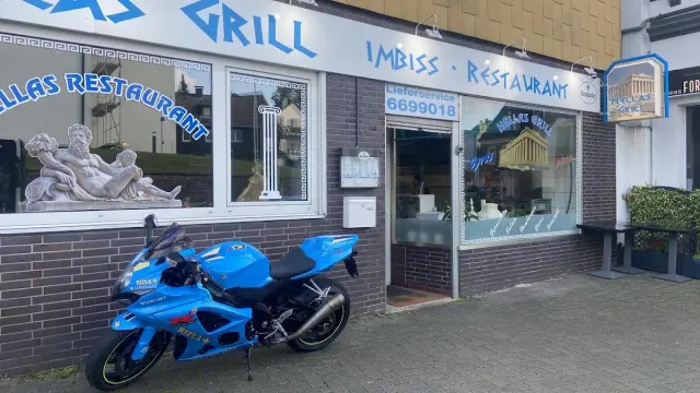 BookNoFees: Hellas Grill (Niki Koutsianta), Halver