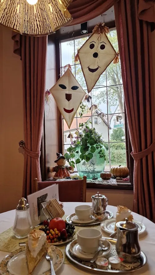 BookNoFees: Restaurace – Café am Rathaus – Werl – Kavárna u radnice, foto 2